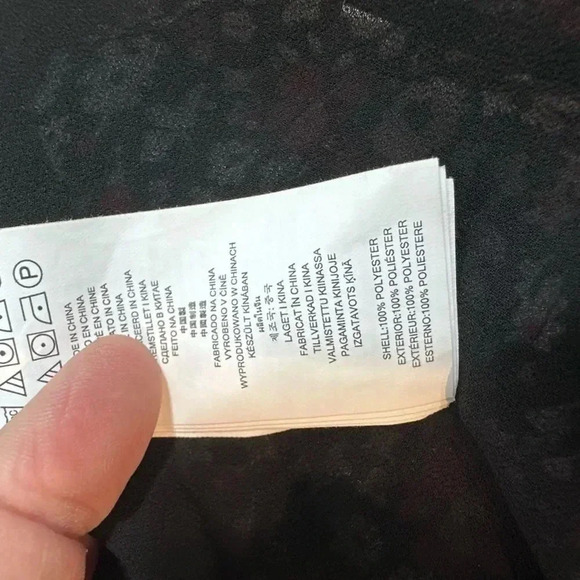 Michael Kors red, white and black top with small flower print size 0X - Picture 11 of 11